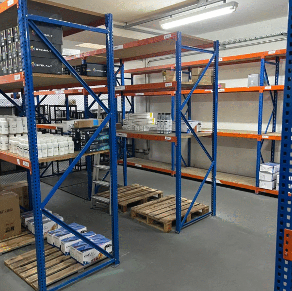 Prédio Comercial Com 709m2, 3 Pavimentos E 3 Vagas Garagem