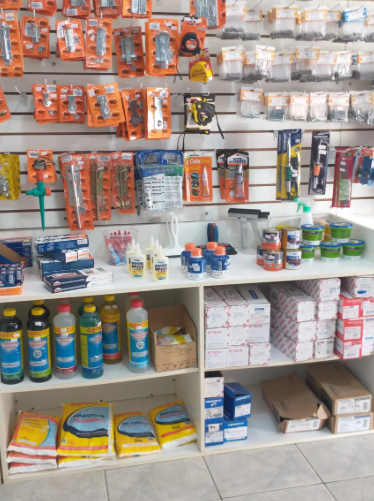 Imóvel Comercial, Com Uma Loja De Materiais