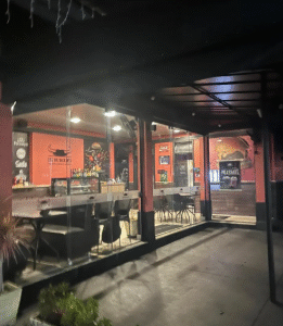 Vendo ou Passo o Ponto: Hamburgueria Montada e Faturando em Atibaia/São Paulo 140m2