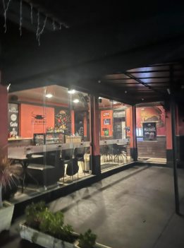 Vendo ou Passo o Ponto: Hamburgueria Montada e Faturando em Atibaia/São Paulo 140m2